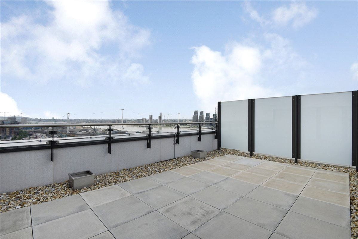 2 bedroom flat, Heartwell Avenue, London E16