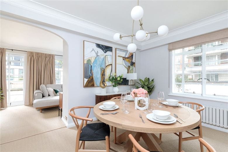 3 bedroom flat, Gloucester Place, Marylebone NW1 - Available