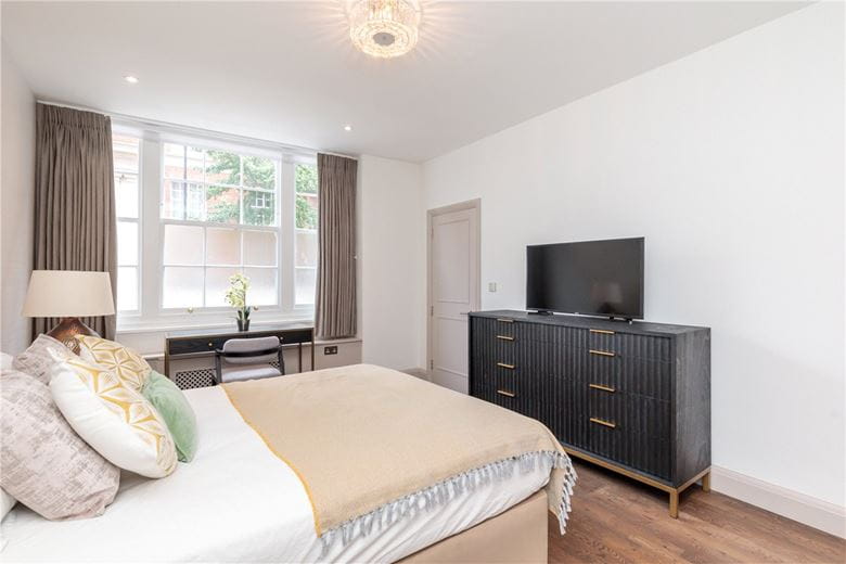 4 bedroom flat, Bryanston Court, George Street W1H - Available