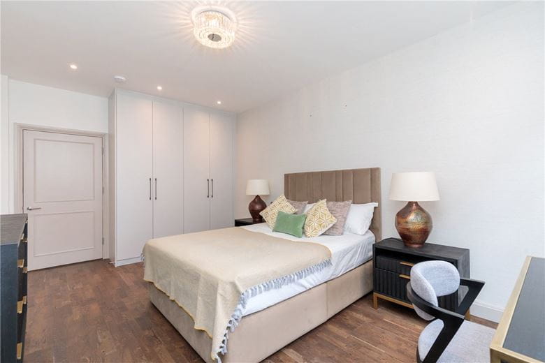 4 bedroom flat, Bryanston Court, George Street W1H - Available
