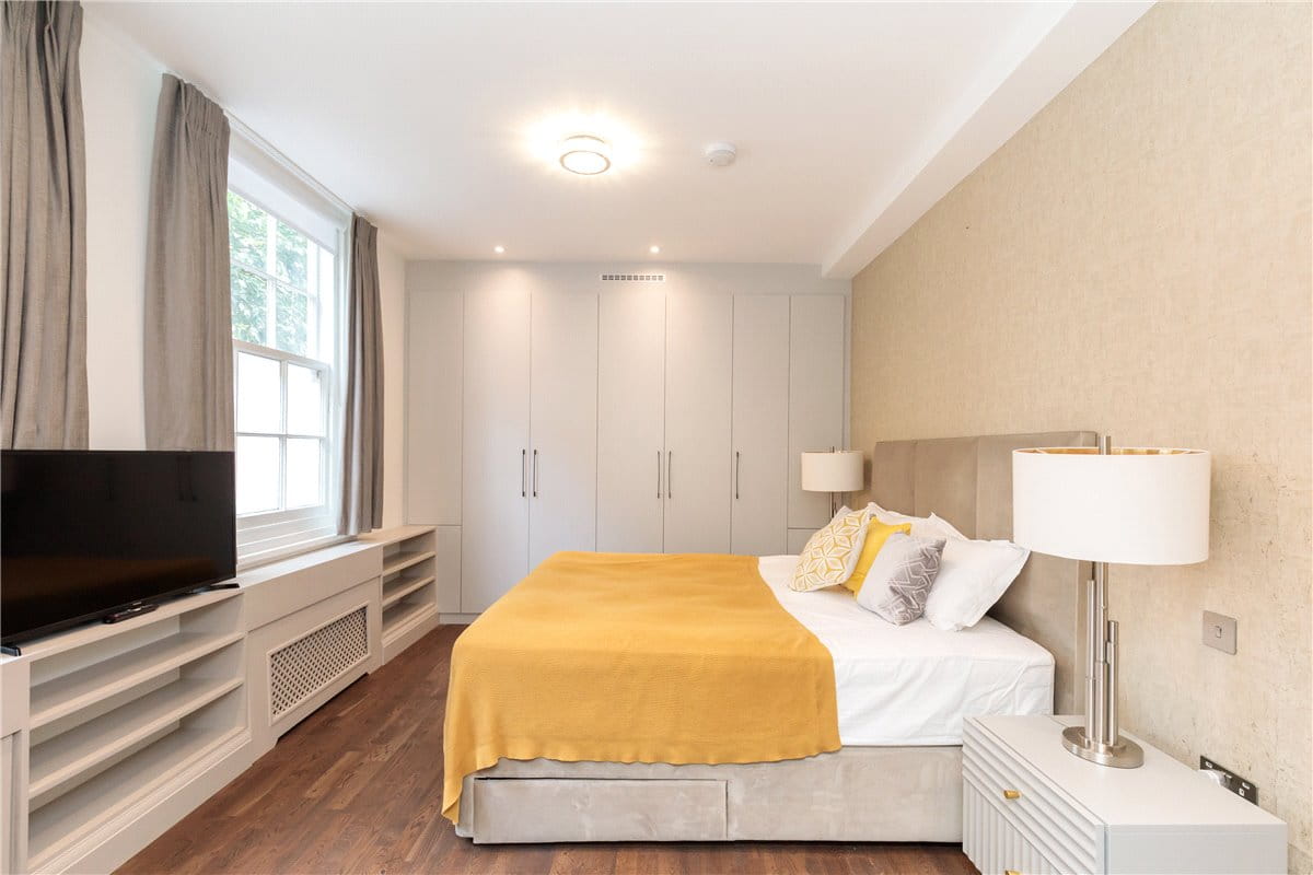 4 bedroom flat, Bryanston Court, George Street W1H - Available
