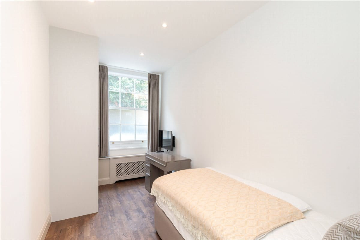 4 bedroom flat, Bryanston Court, George Street W1H - Available