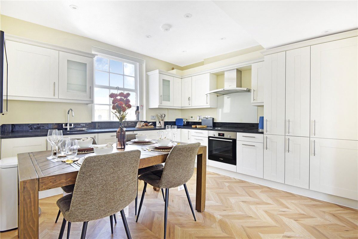 3 bedroom flat, Upper Montagu Street, Marylebone W1H - Available