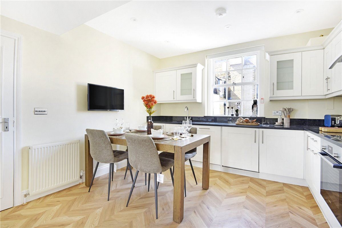 3 bedroom flat, Upper Montagu Street, Marylebone W1H - Available