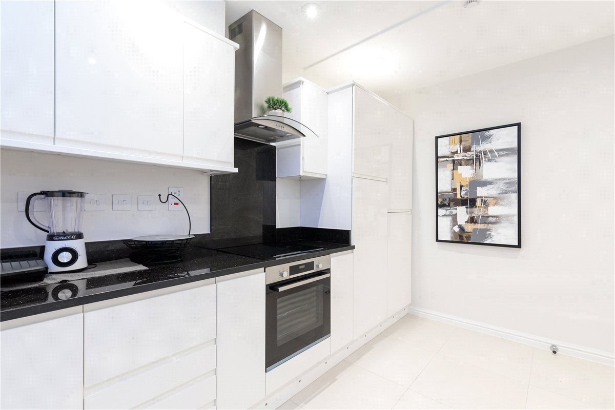 3 bedroom flat, Seymour Place, Marylebone W1H - Available