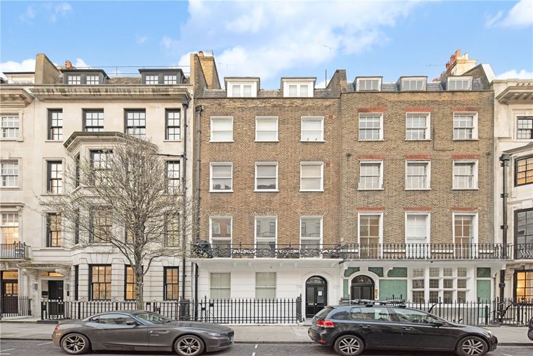 4 bedroom flat, Harley Street, Marylebone W1G - Available