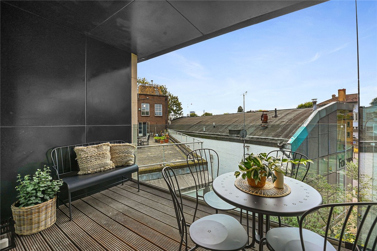 3 bedroom flat, Latitude House, Oval Road NW1 - Available