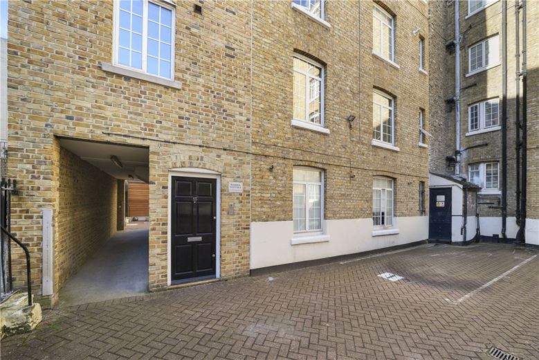 1 bedroom cottage, Castlereagh Street, London W1H - Available