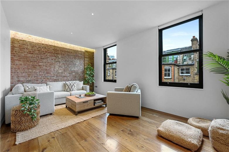 2 bedroom flat, Great Titchfield Street, London W1W - Let Agreed