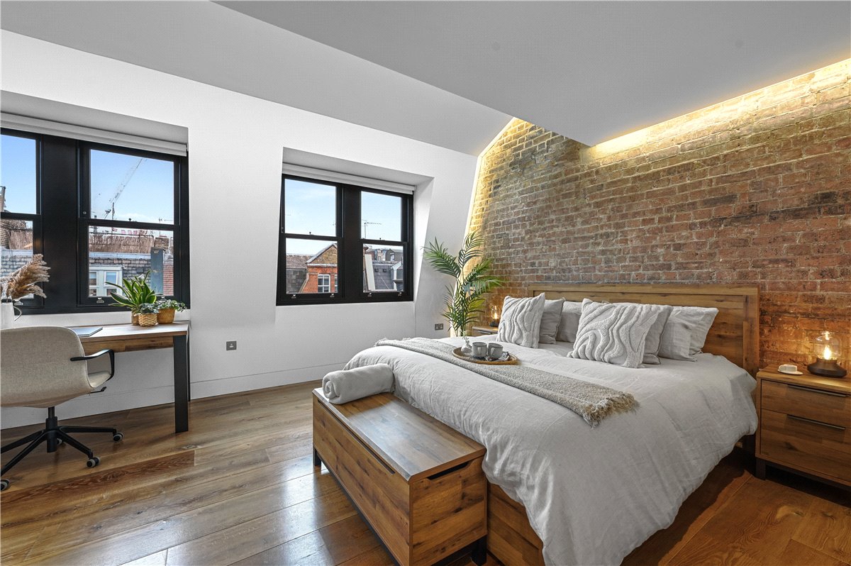 2 bedroom flat, Great Titchfield Street, London W1W - Let Agreed