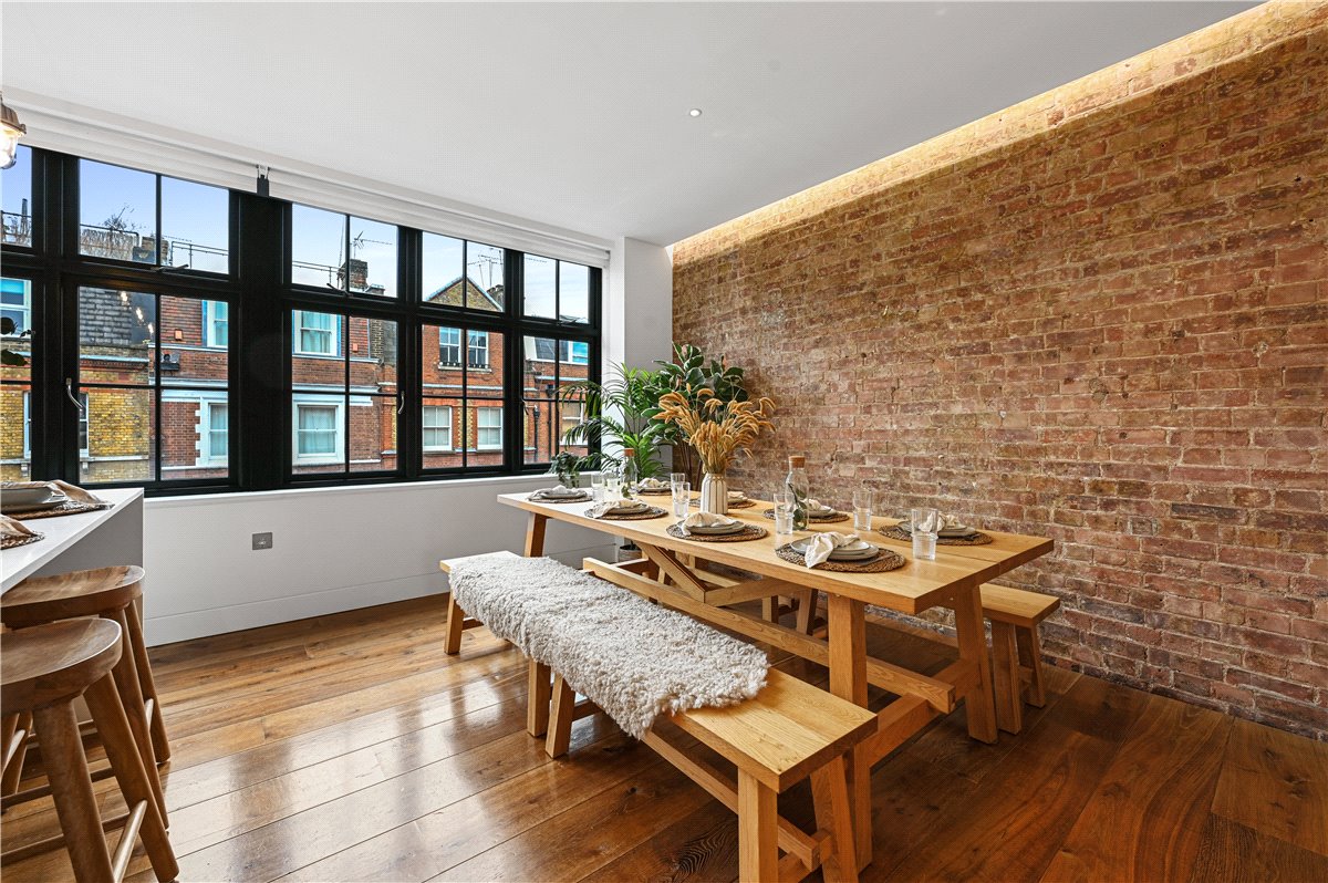2 bedroom flat, Great Titchfield Street, London W1W - Let Agreed