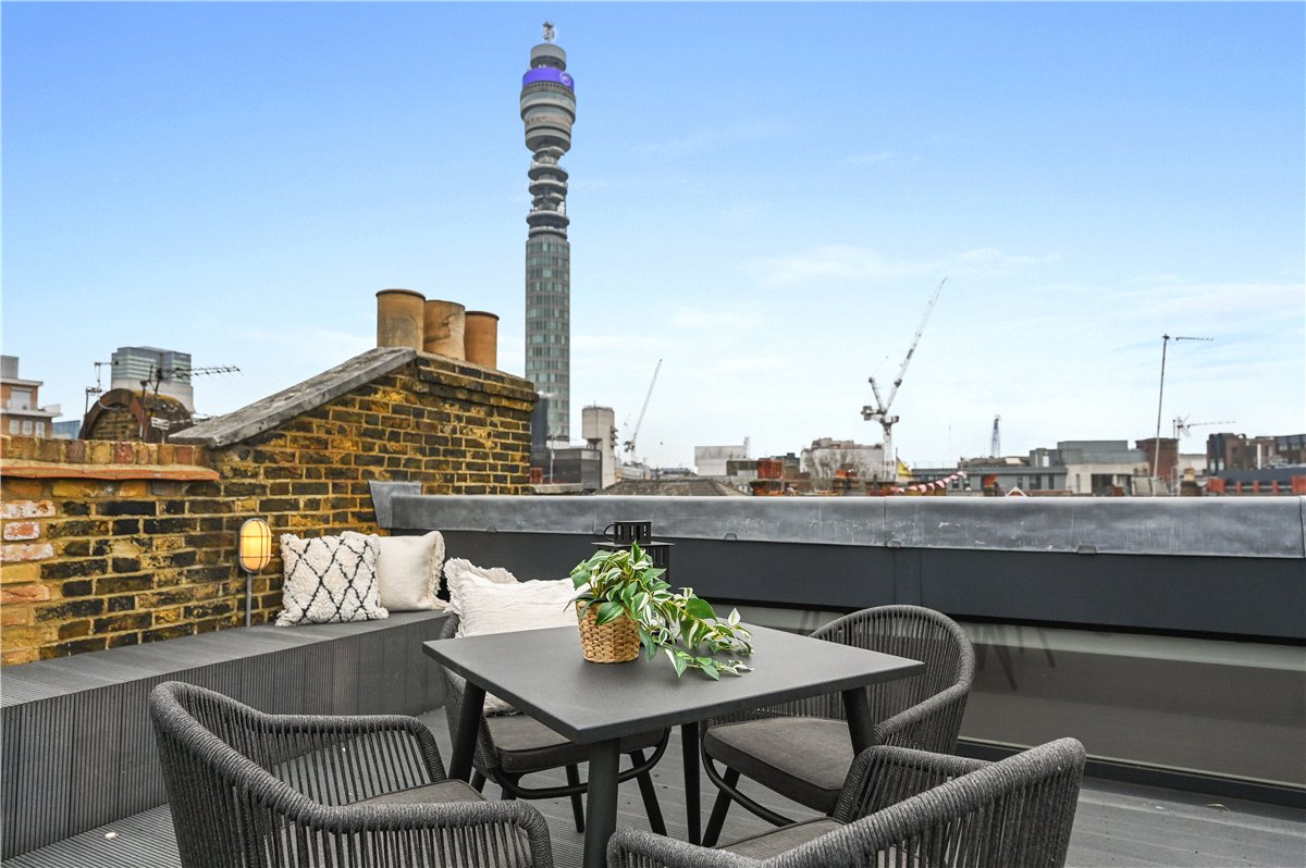 2 bedroom flat, Great Titchfield Street, London W1W - Let Agreed