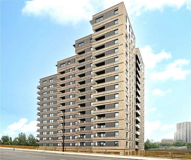 3 bedroom flat, Heartwell Avenue, London E16 - Available