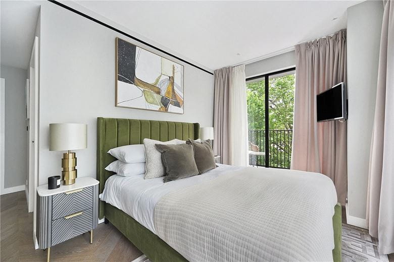 2 bedroom flat, Cleveland Street, Fitzrovia W1T - Available