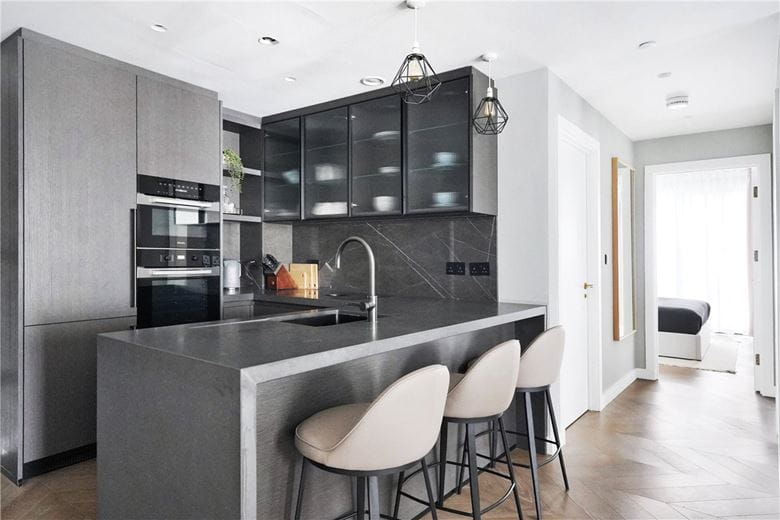 2 bedroom flat, Cleveland Street, Fitzrovia W1T - Available