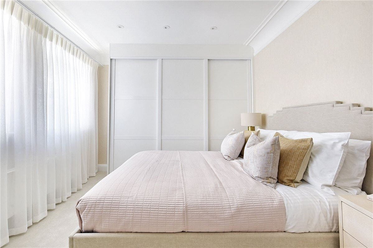 2 bedroom maisonette, Wheatley Street, London W1G - Available