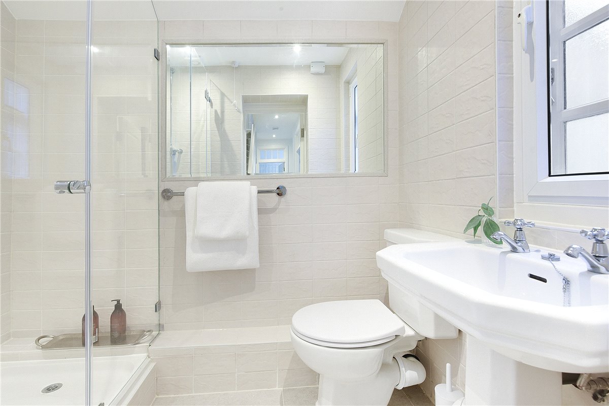 2 bedroom maisonette, Wheatley Street, London W1G - Available