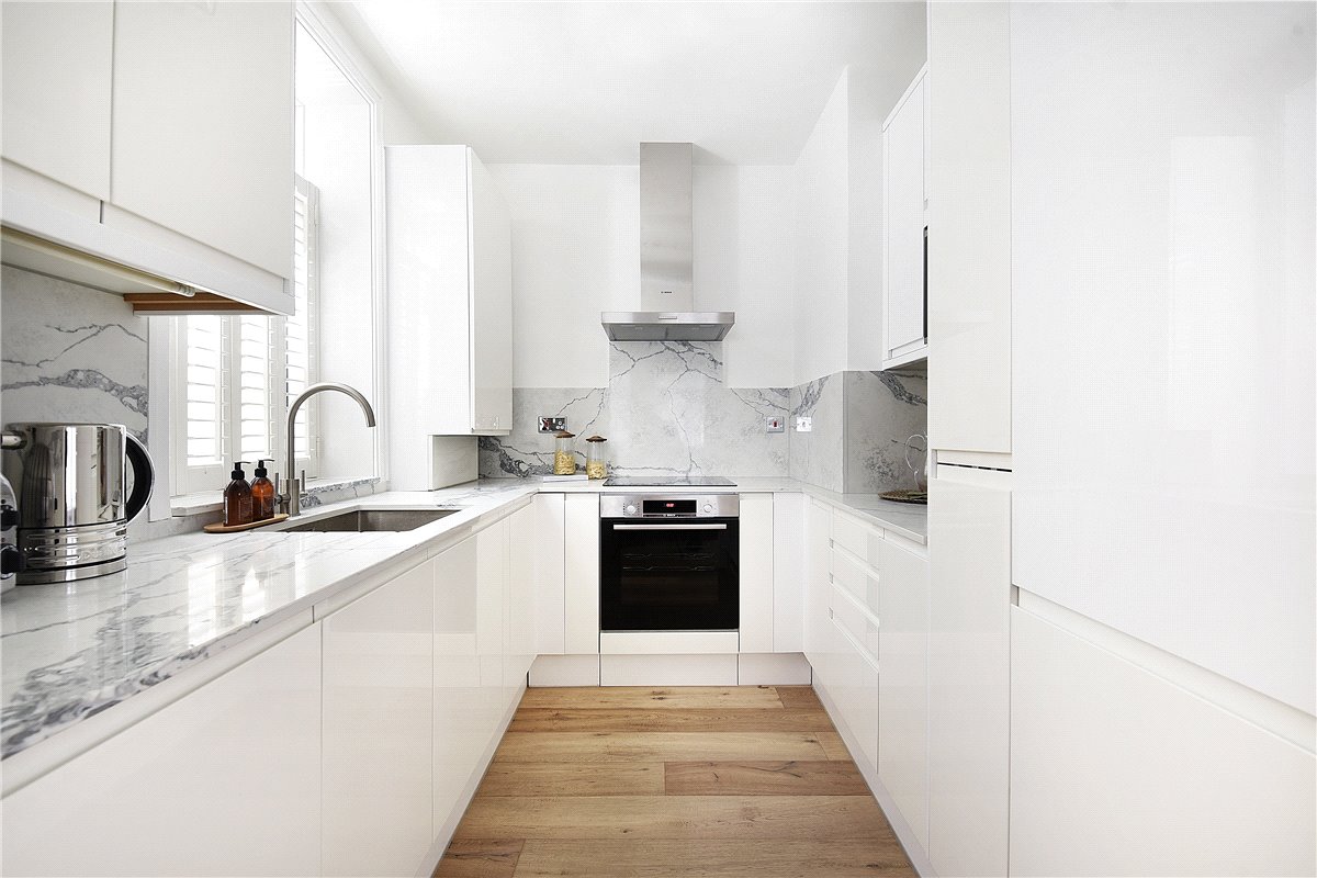 2 bedroom maisonette, Wheatley Street, London W1G - Available