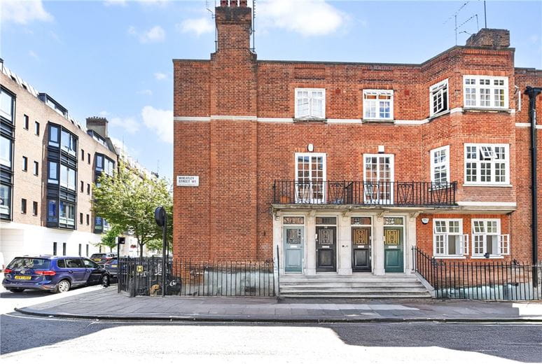 2 bedroom maisonette, Wheatley Street, London W1G - Available