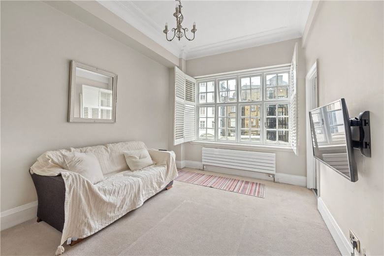  bedroom flat, Basildon Court, 28 Devonshire Street W1G - Available