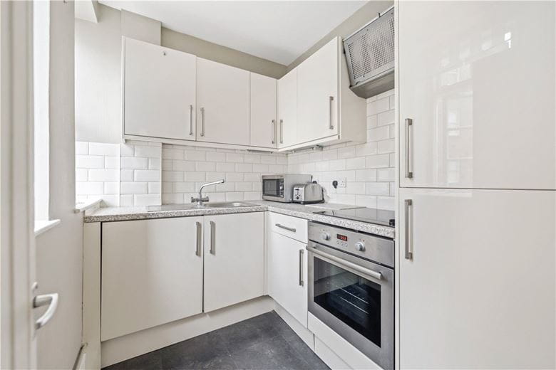  bedroom flat, Basildon Court, 28 Devonshire Street W1G - Available