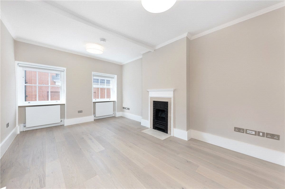 1 bedroom flat, Spanish Place, Marylebone W1U - Available