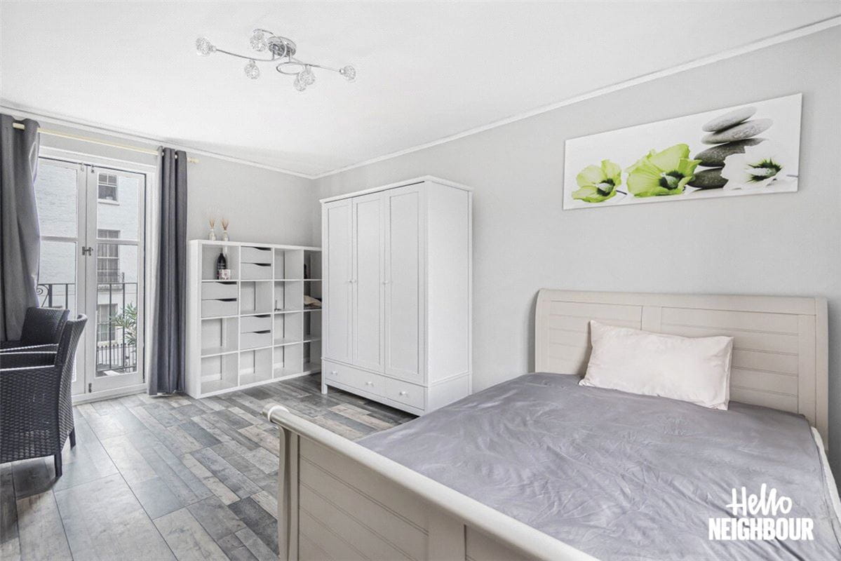  bedroom flat, Gloucester Place, London NW1