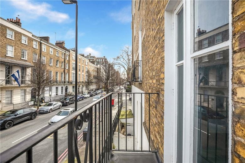  bedroom flat, Gloucester Place, London NW1