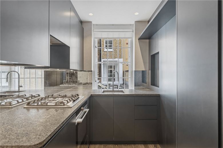 1 bedroom flat, Devonshire Place Mews, London W1G - Available