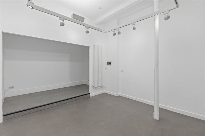 1 bedroom flat, Devonshire Place Mews, London W1G - Available