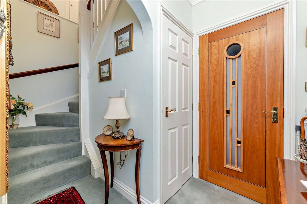 3 bedroom flat, Woodridge, Newbury RG14 - Available