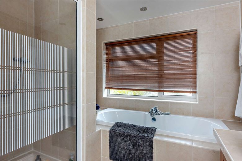 3 bedroom house, Charter Road, Newbury RG14 - Sold STC