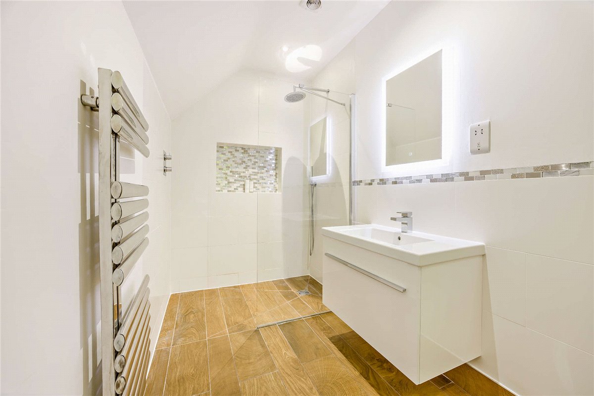 5 bedroom house, Belmont, Woodspeen RG20 - Sold