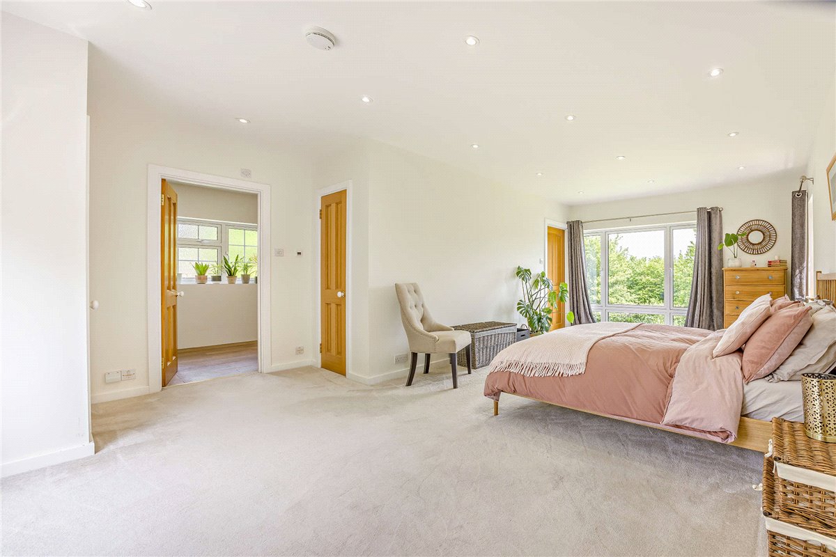 5 bedroom house, Belmont, Woodspeen RG20 - Sold