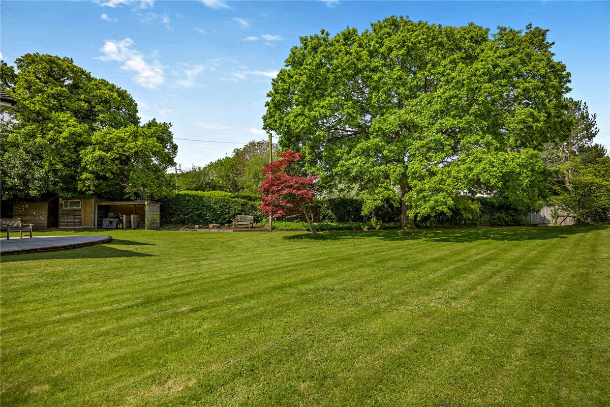 5 bedroom house, Belmont, Woodspeen RG20 - Sold