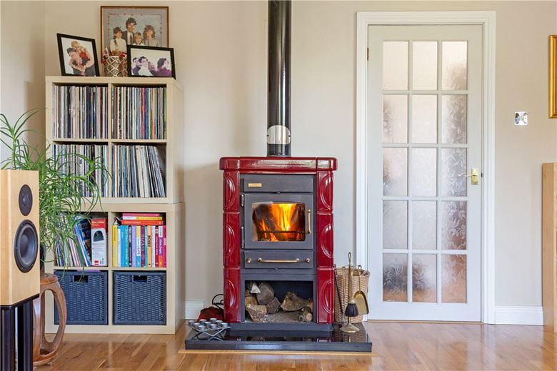 4 bedroom bungalow, Bucklebury Alley, Cold Ash RG18 - Available