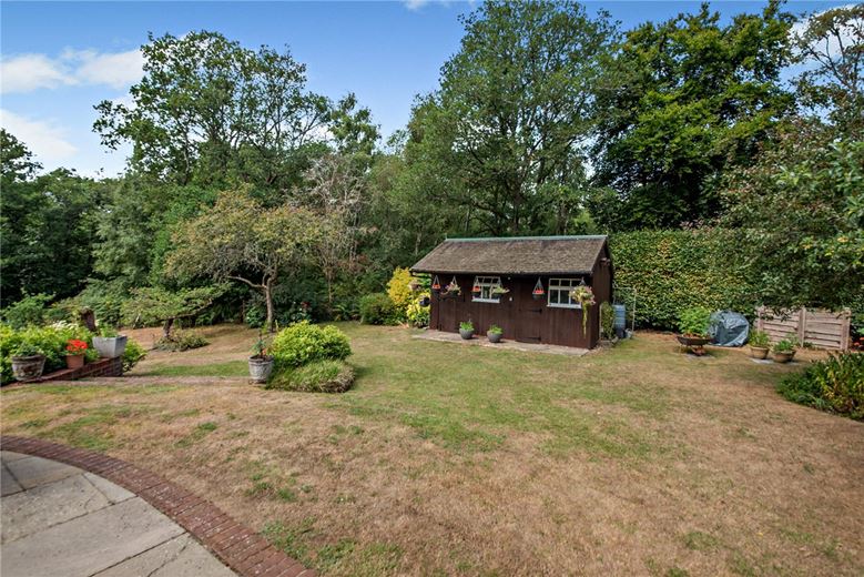 4 bedroom house, Crookham Common Road, Crookham Common RG19 - Available