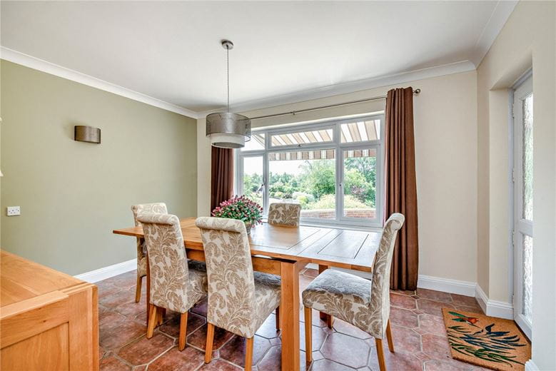 4 bedroom house, Crookham Common Road, Crookham Common RG19 - Available