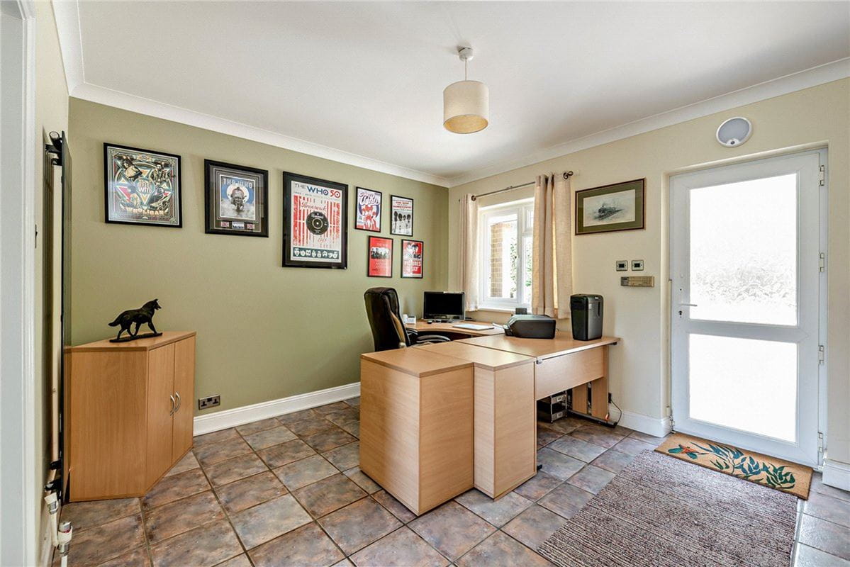 4 bedroom house, Crookham Common Road, Crookham Common RG19 - Available