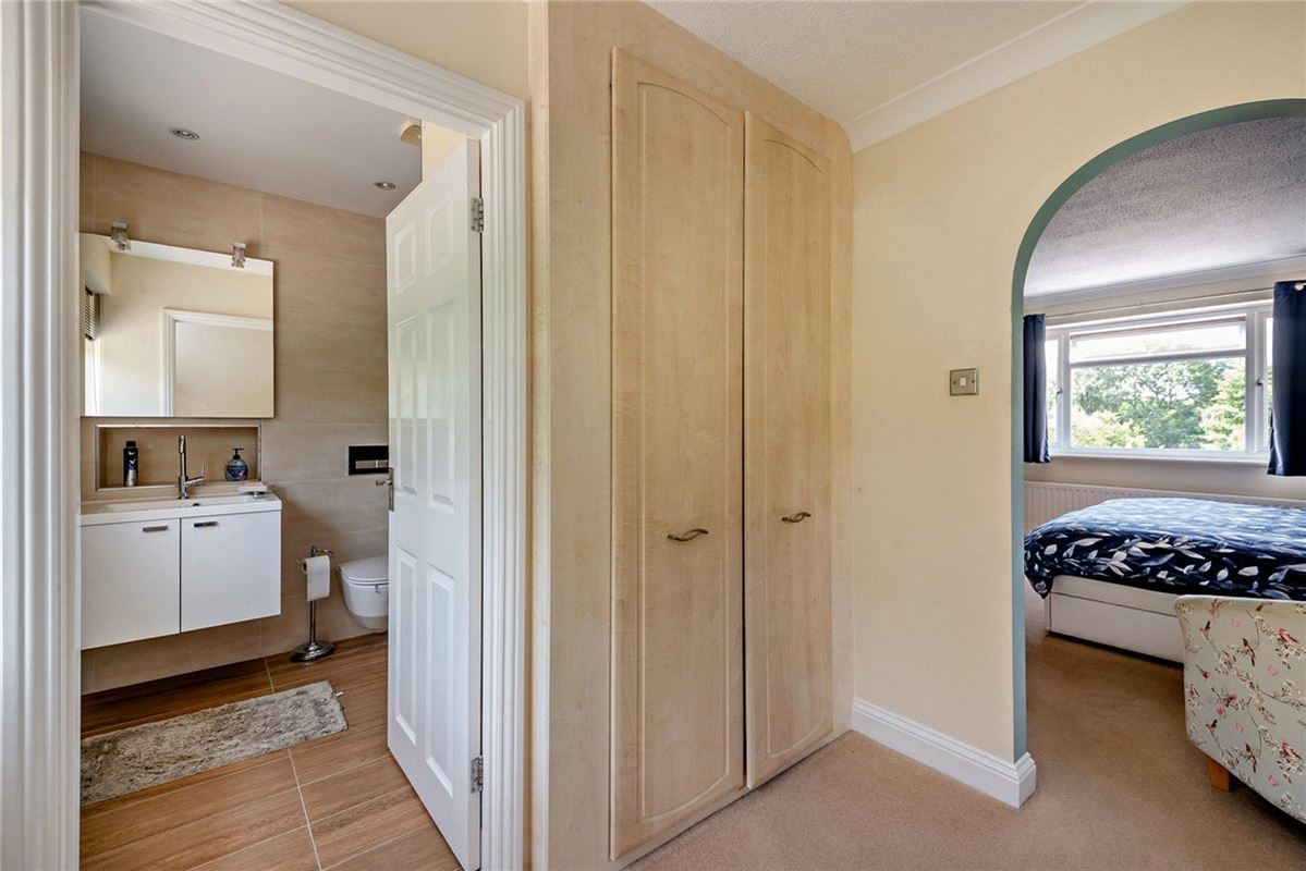 4 bedroom house, Crookham Common Road, Crookham Common RG19 - Available