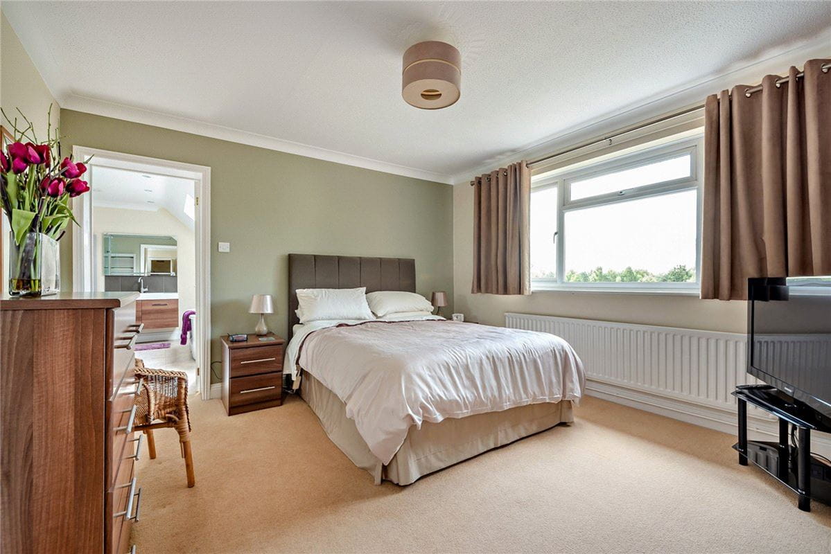4 bedroom house, Crookham Common Road, Crookham Common RG19 - Available