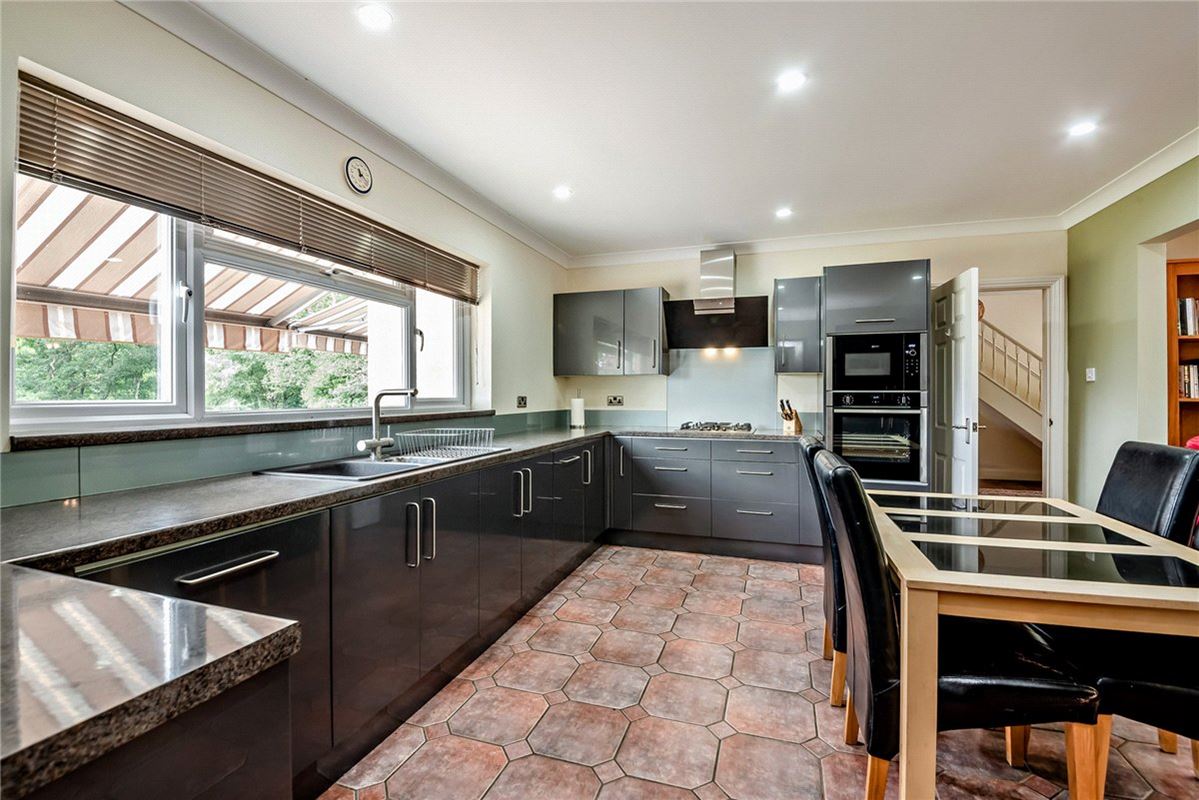 4 bedroom house, Crookham Common Road, Crookham Common RG19 - Available