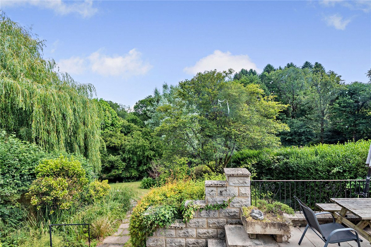 4 bedroom house, Bucklebury Alley, Cold Ash RG18 - Available