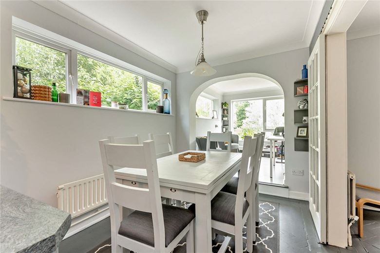 4 bedroom house, Bucklebury Alley, Cold Ash RG18 - Available