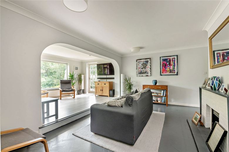 4 bedroom house, Bucklebury Alley, Cold Ash RG18 - Available