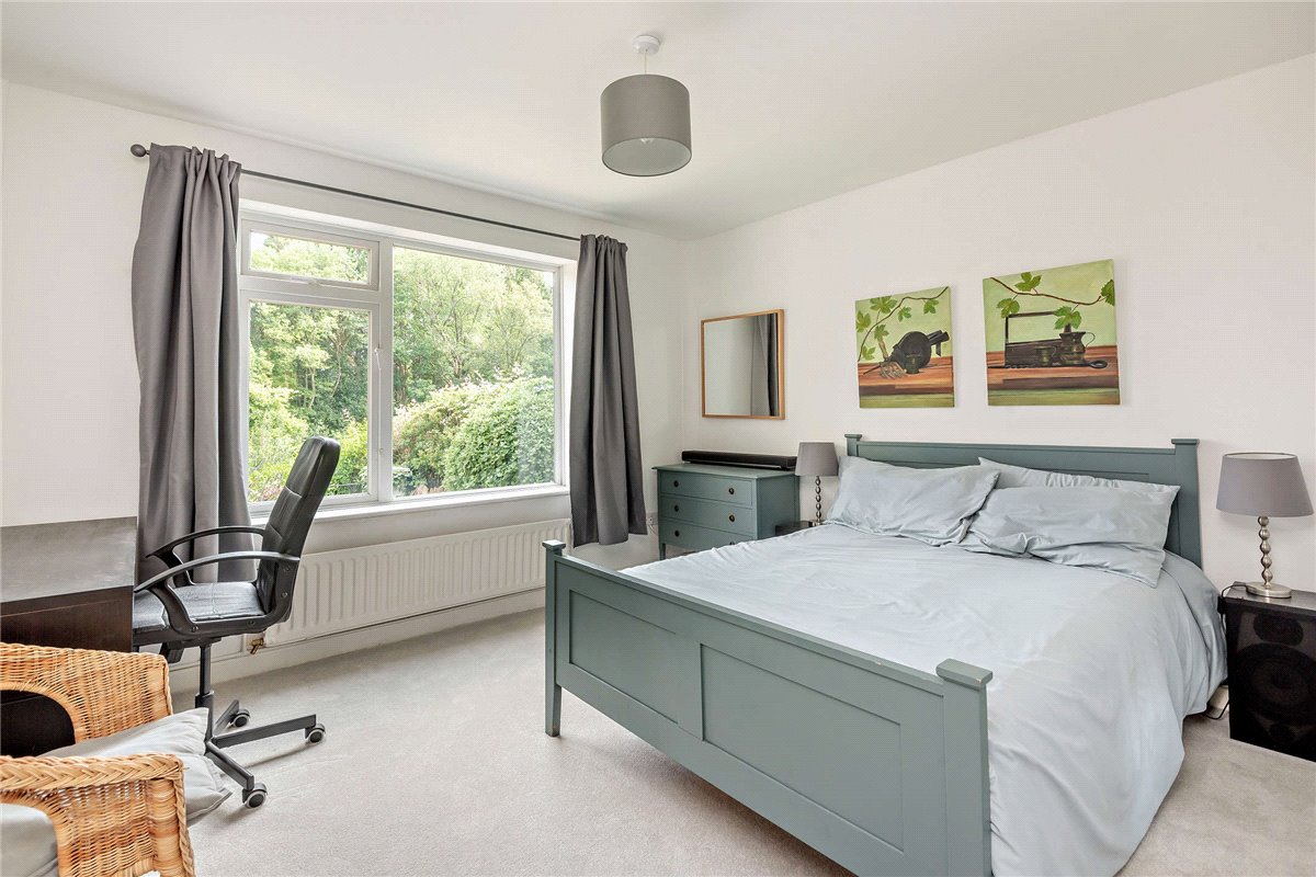 4 bedroom house, Bucklebury Alley, Cold Ash RG18 - Available