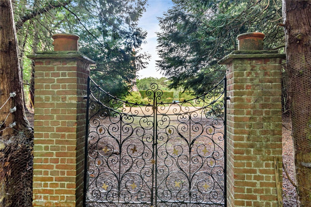 7 bedroom house, Burys Bank Road, Greenham RG19 - Sold STC