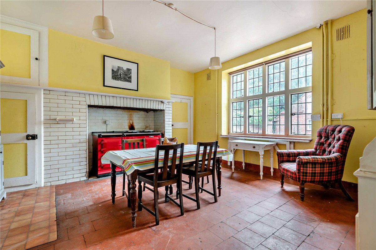 7 bedroom house, Burys Bank Road, Greenham RG19 - Sold STC