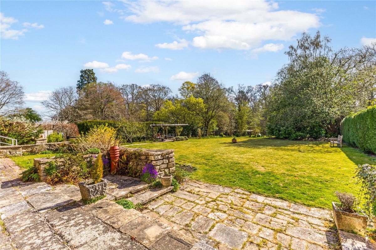 5 bedroom house, Stockcross, Newbury RG20 - Available