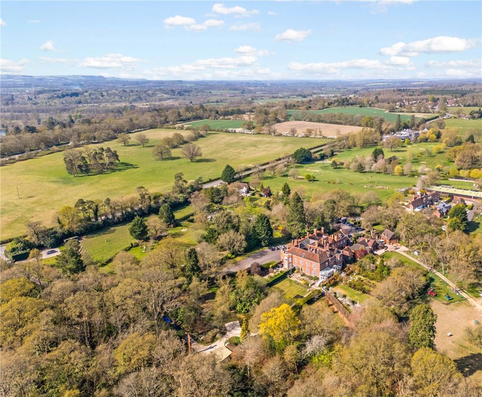 5 bedroom house, Stockcross, Newbury RG20 - Available